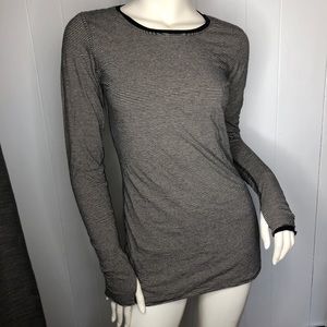 Lululemon striped long sleeve thumb hole medium